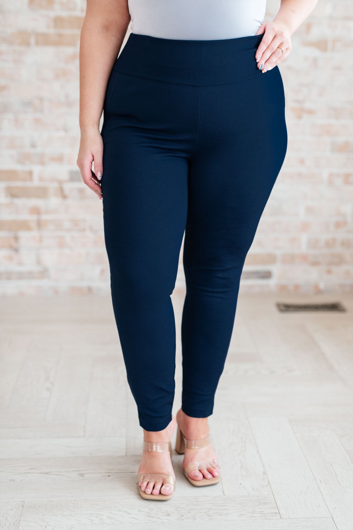 Pantalones Magic Skinny de 28" en doce colores