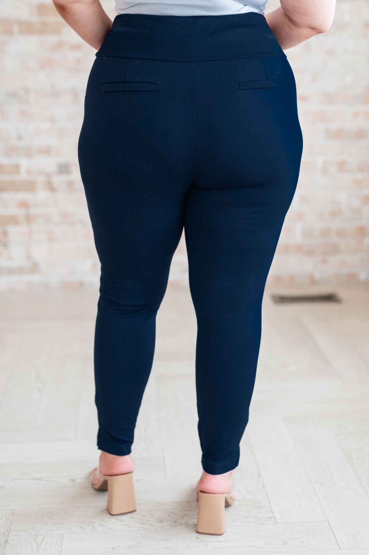 Pantalones Magic Skinny de 28" en doce colores