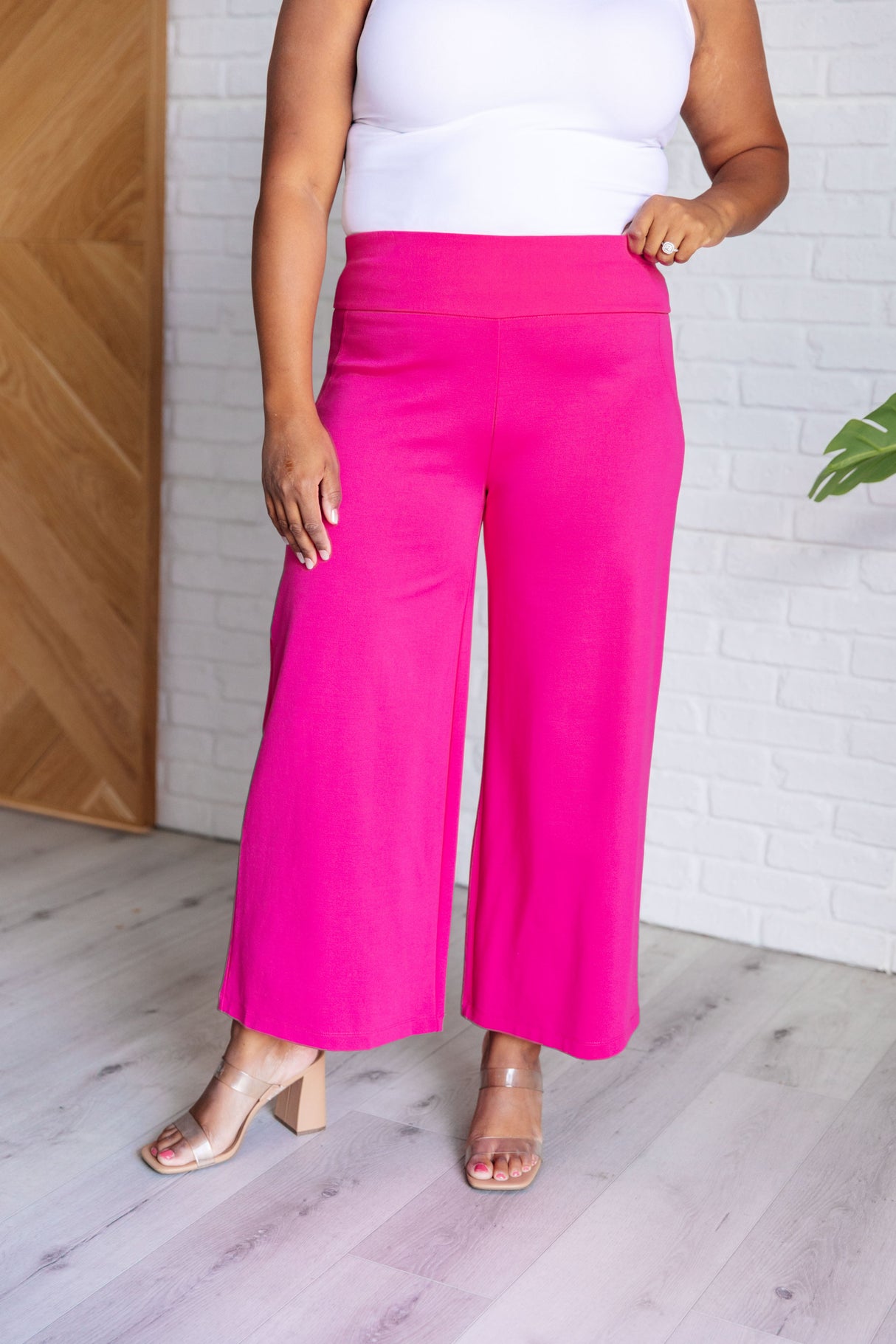 Pantalones cortos de pierna ancha mágicos en rosa intenso