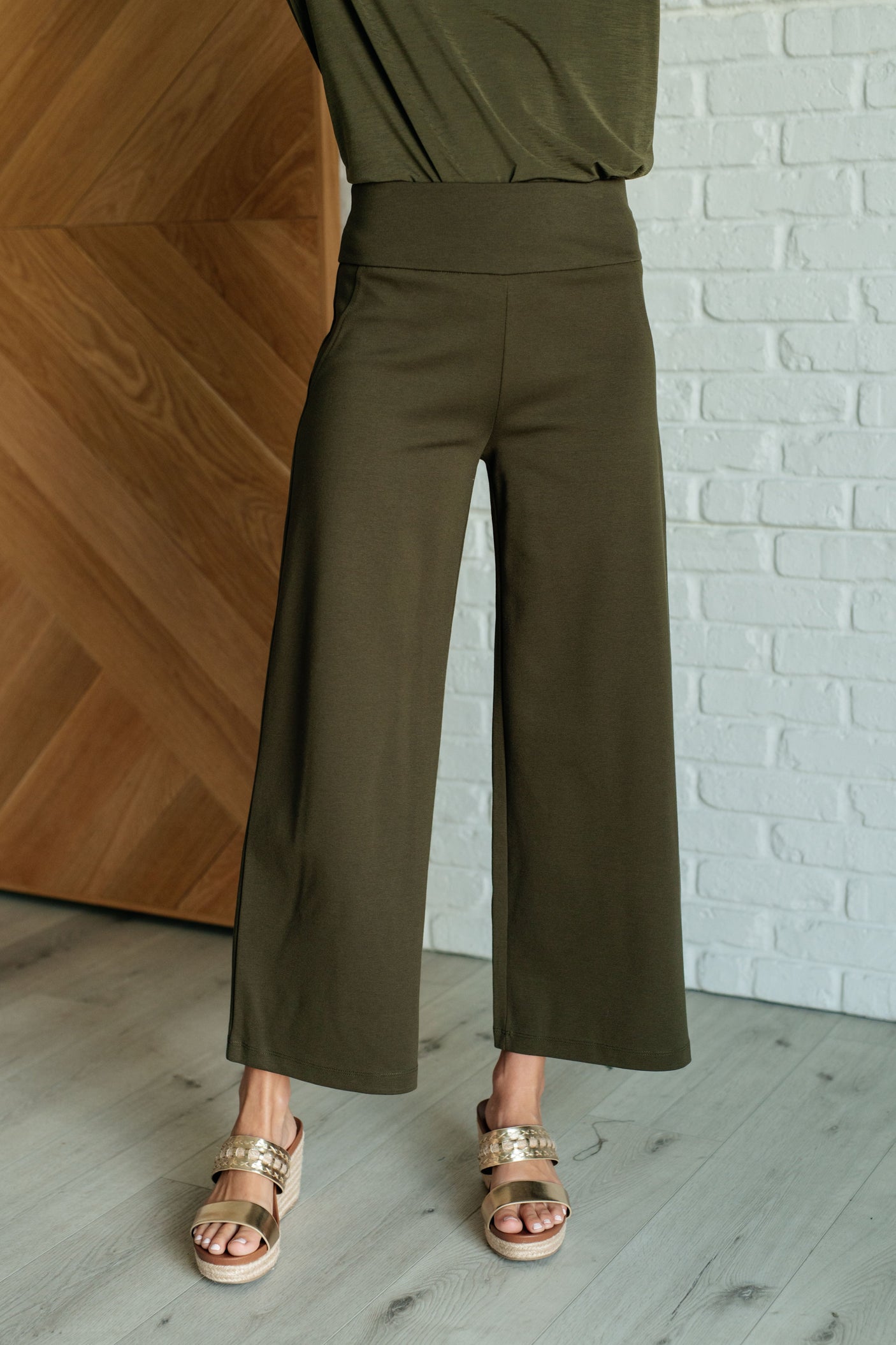 Pantalones cortos Magic Wide Leg en color oliva