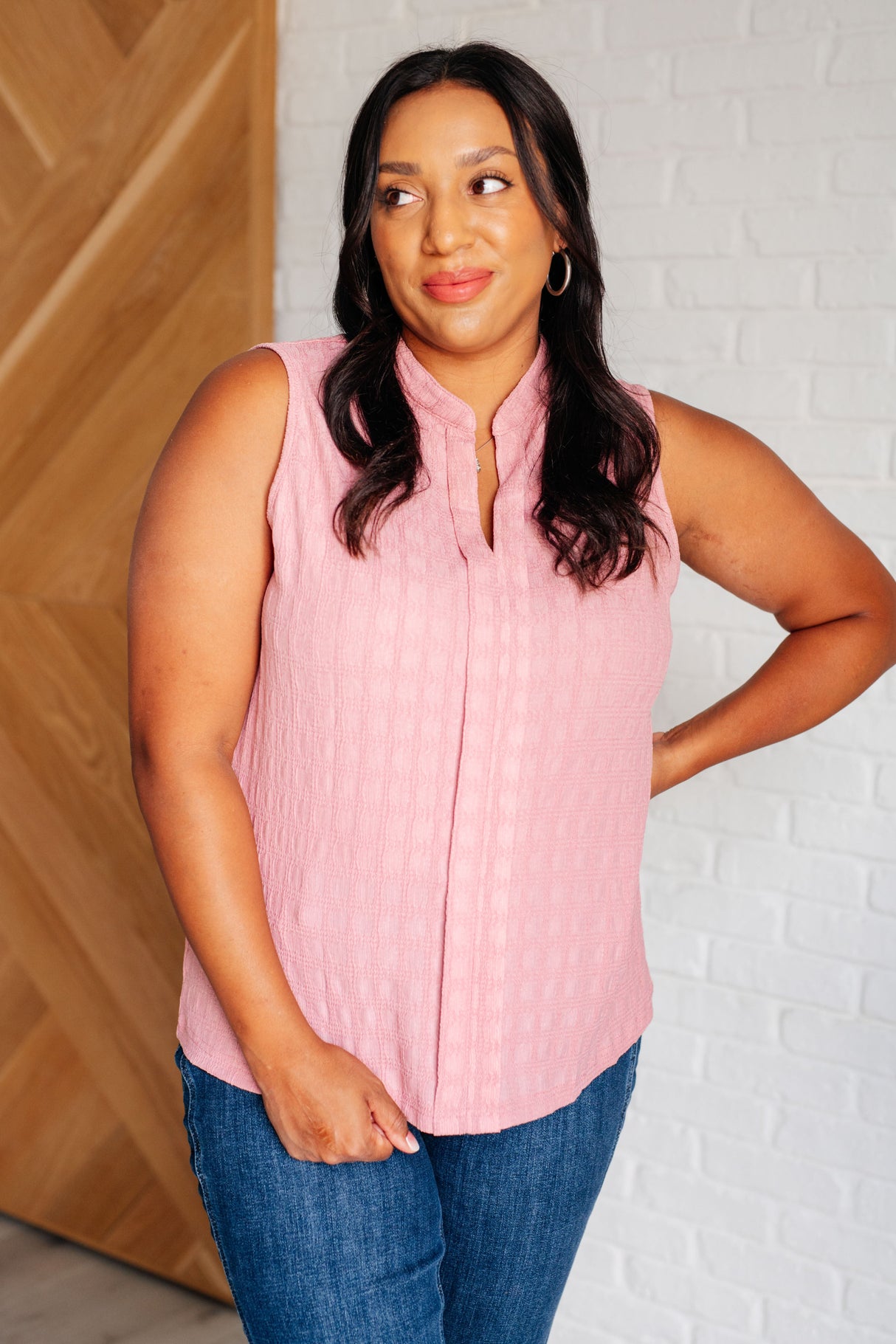 Blusa rosa sin mangas con pliegues al frente Matter of Fact