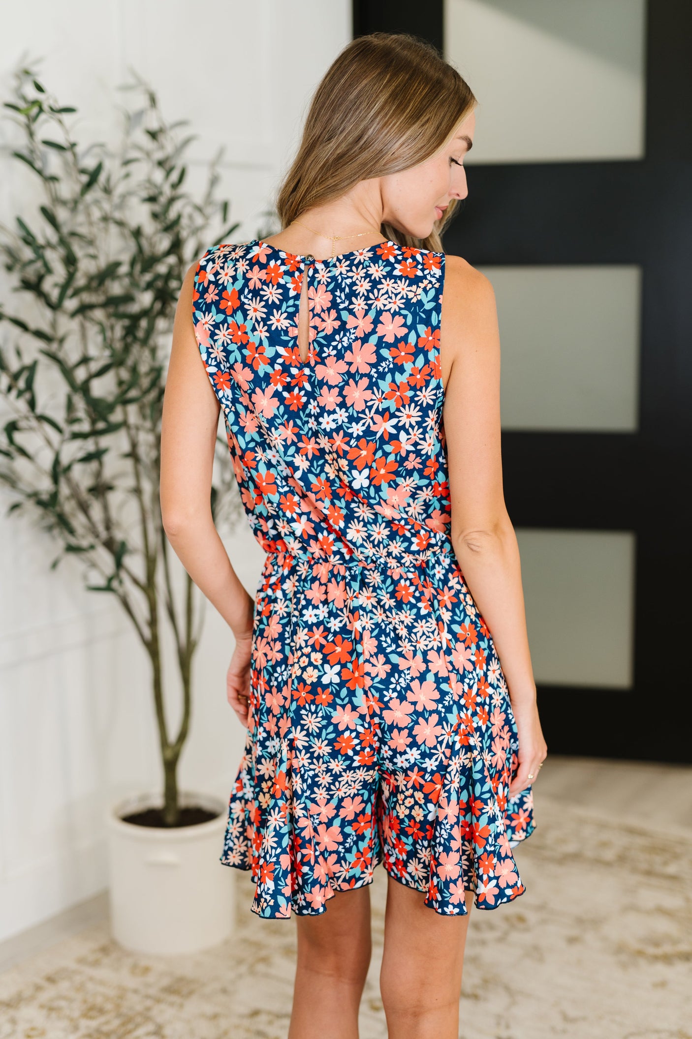 Mono sin mangas Meadow Mischief en azul marino, naranja y verde azulado