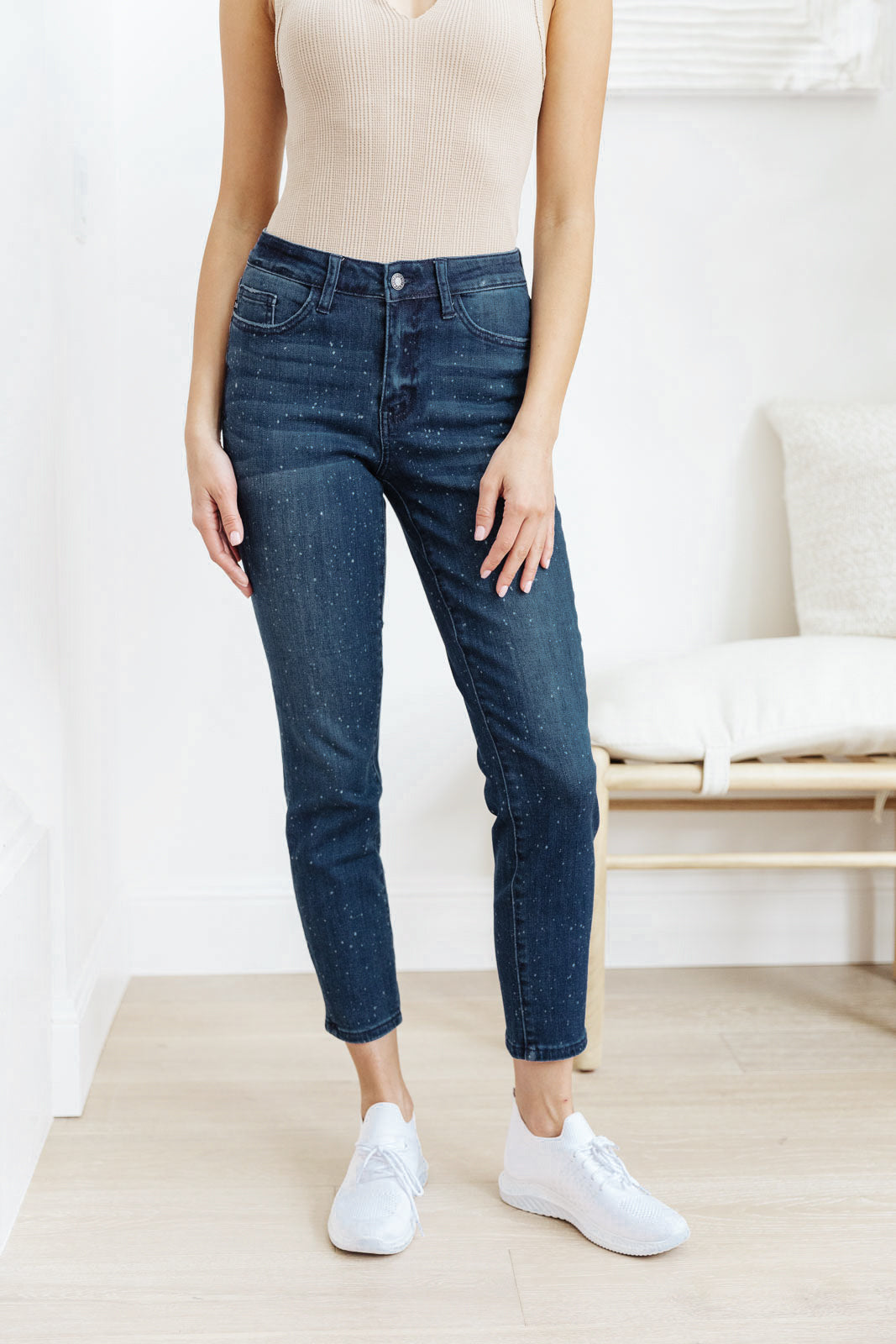 Jeans de tiro medio, corte relajado y lavado mineral