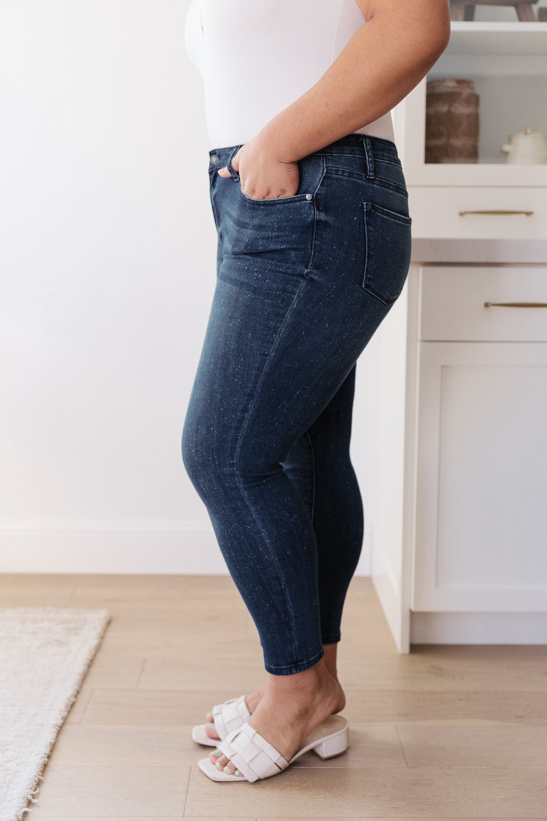 Jeans de tiro medio, corte relajado y lavado mineral