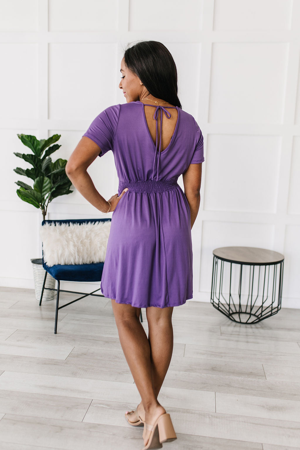 Vestido con escote en V de Miss Independent