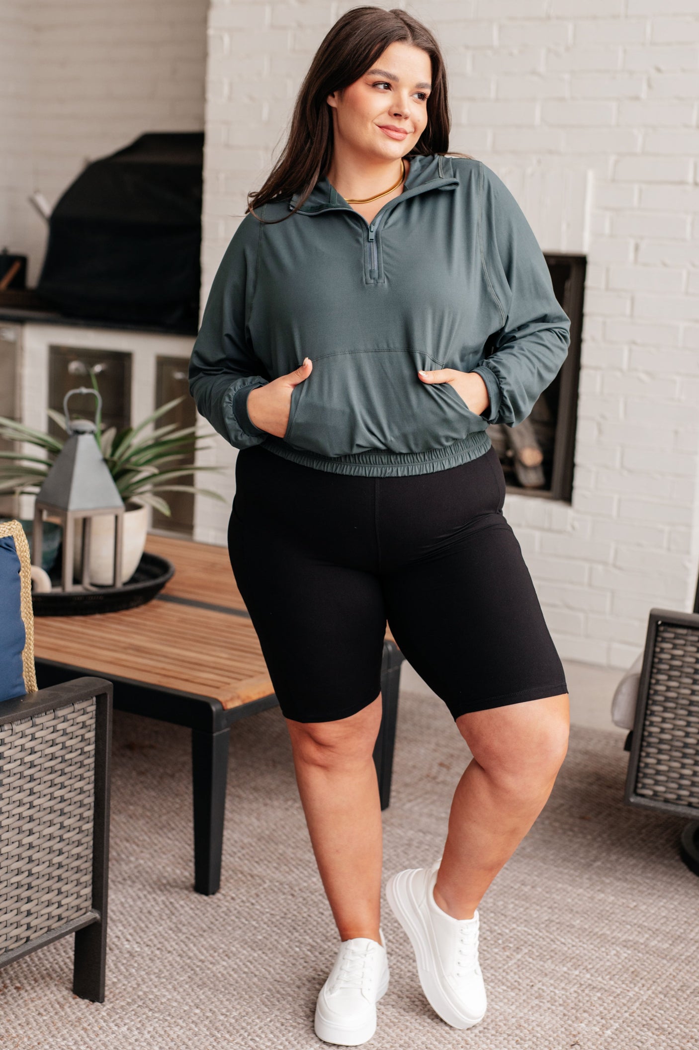 Sudadera con capucha y media cremallera Morning Run en color abeto ahumado