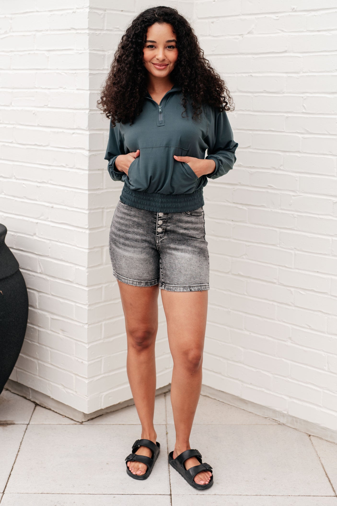 Sudadera con capucha y media cremallera Morning Run en color abeto ahumado