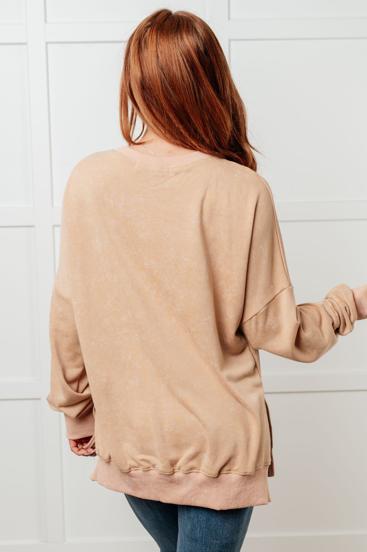 Sudadera extragrande No Plain Jane en color caqui