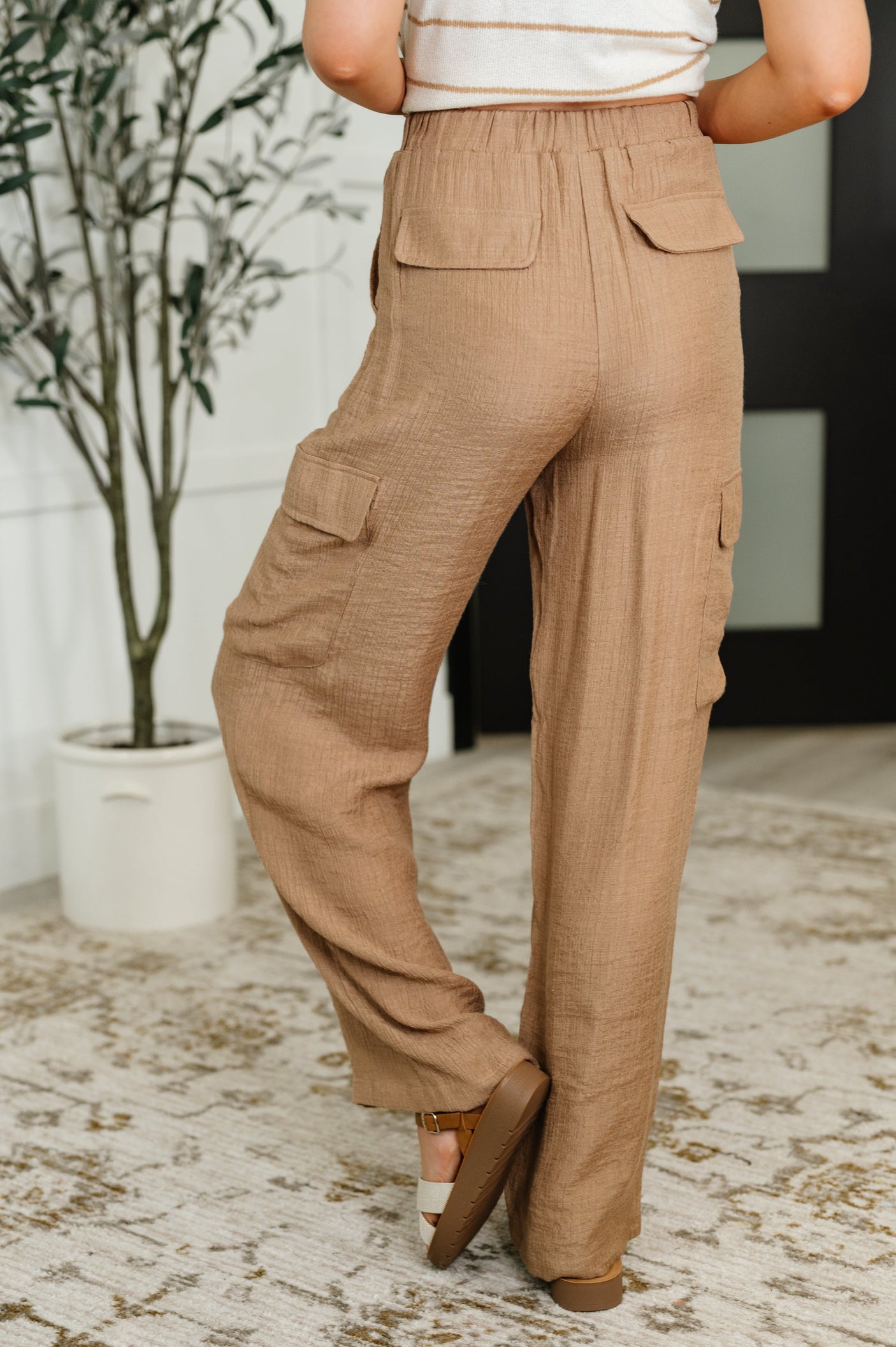 Pantalones cargo de pierna recta Off Duty en color tostado