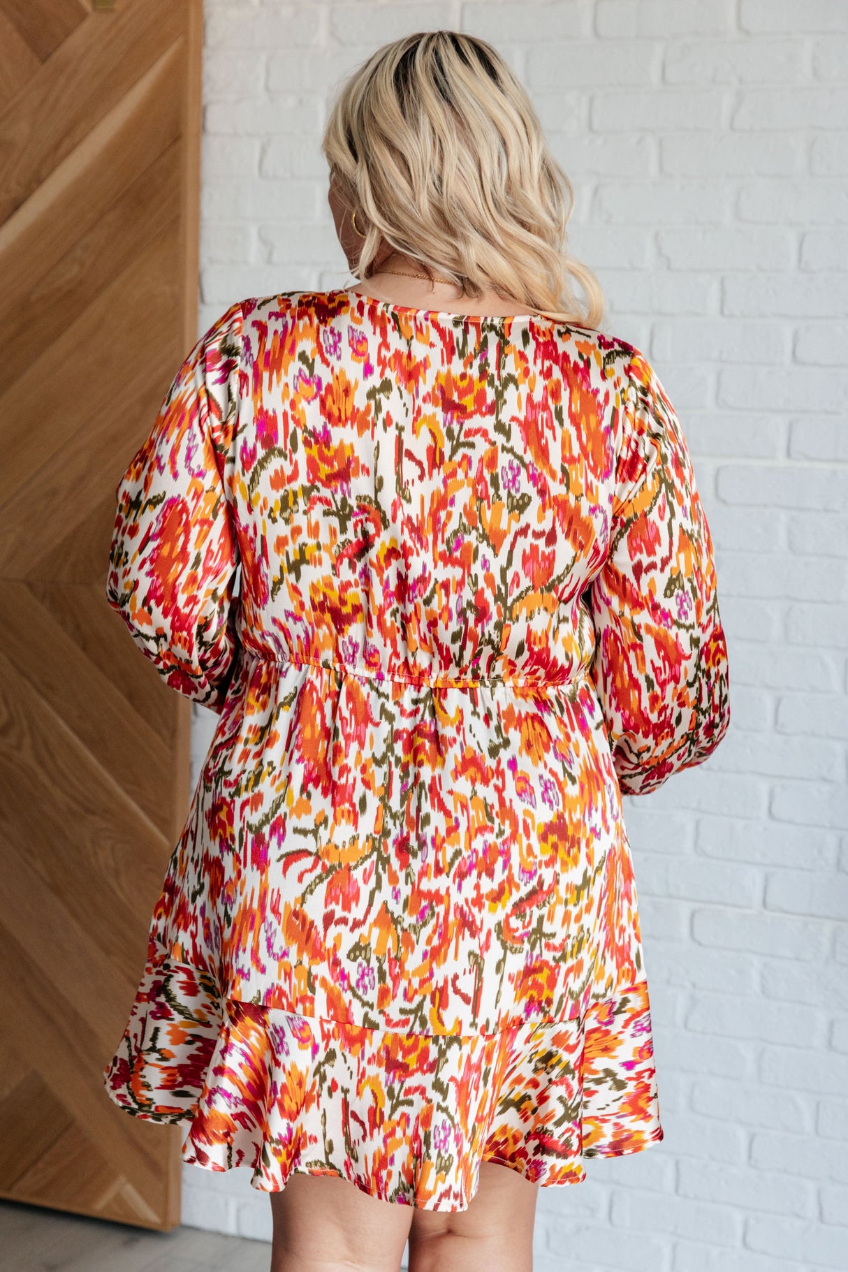 Vestido con mangas globo y cuello en V de Once Upon a Dream