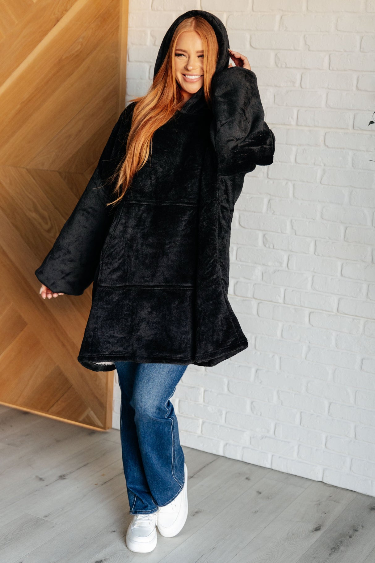 Sudadera con capucha extragrande de terciopelo negro