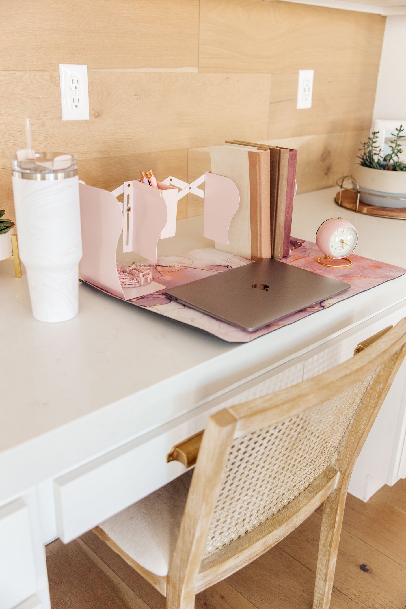 Boss Babe Expanding Desk Organizer in Pink - Liarian Unlimited Boutique