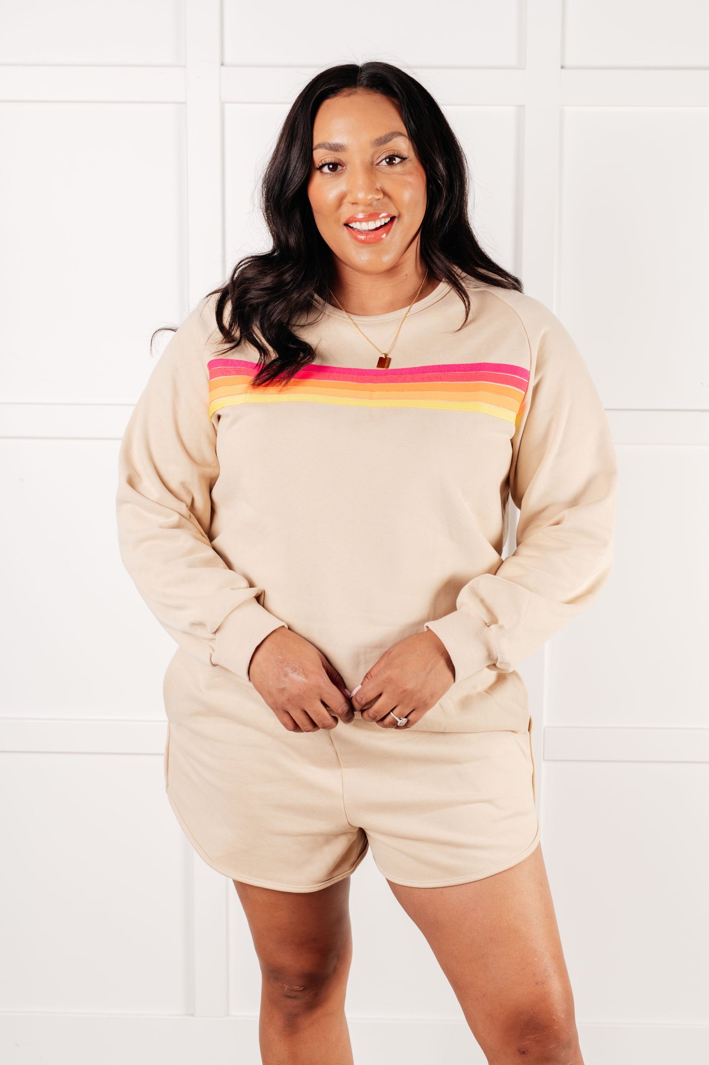 Conjunto de pantalones cortos retro arcoíris en color tostado