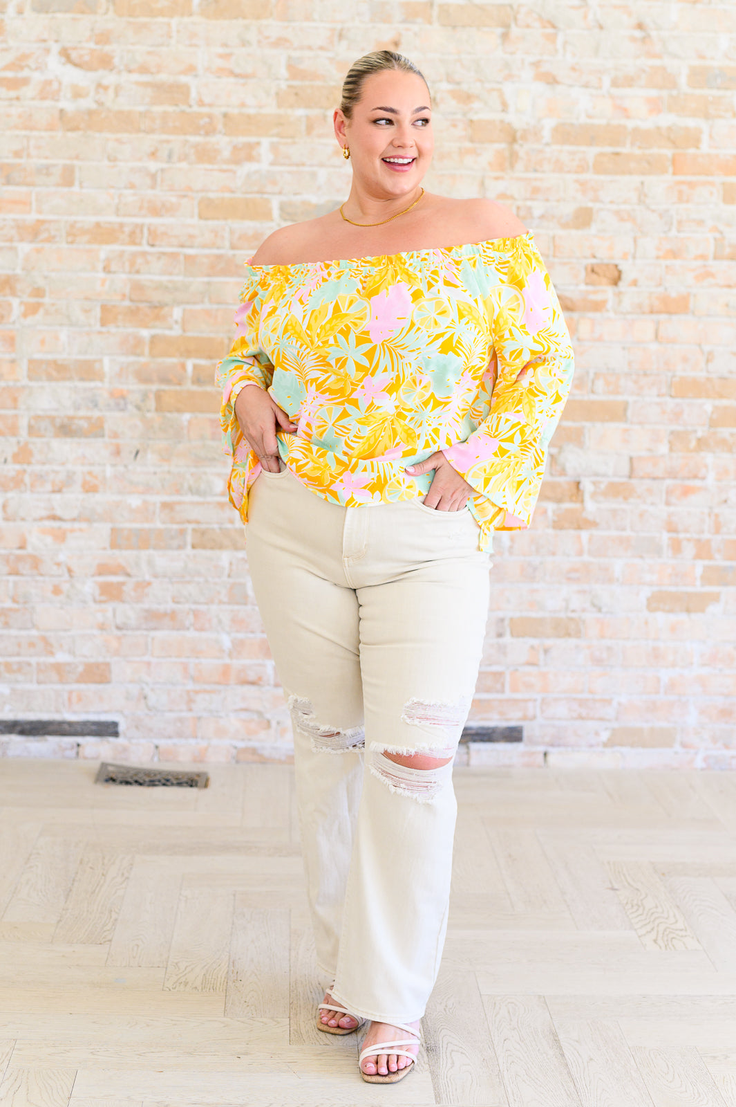 Blusa con mangas acampanadas y hombros descubiertos Rich Spirit