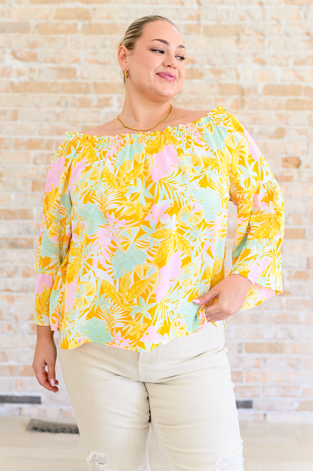 Blusa con mangas acampanadas y hombros descubiertos Rich Spirit