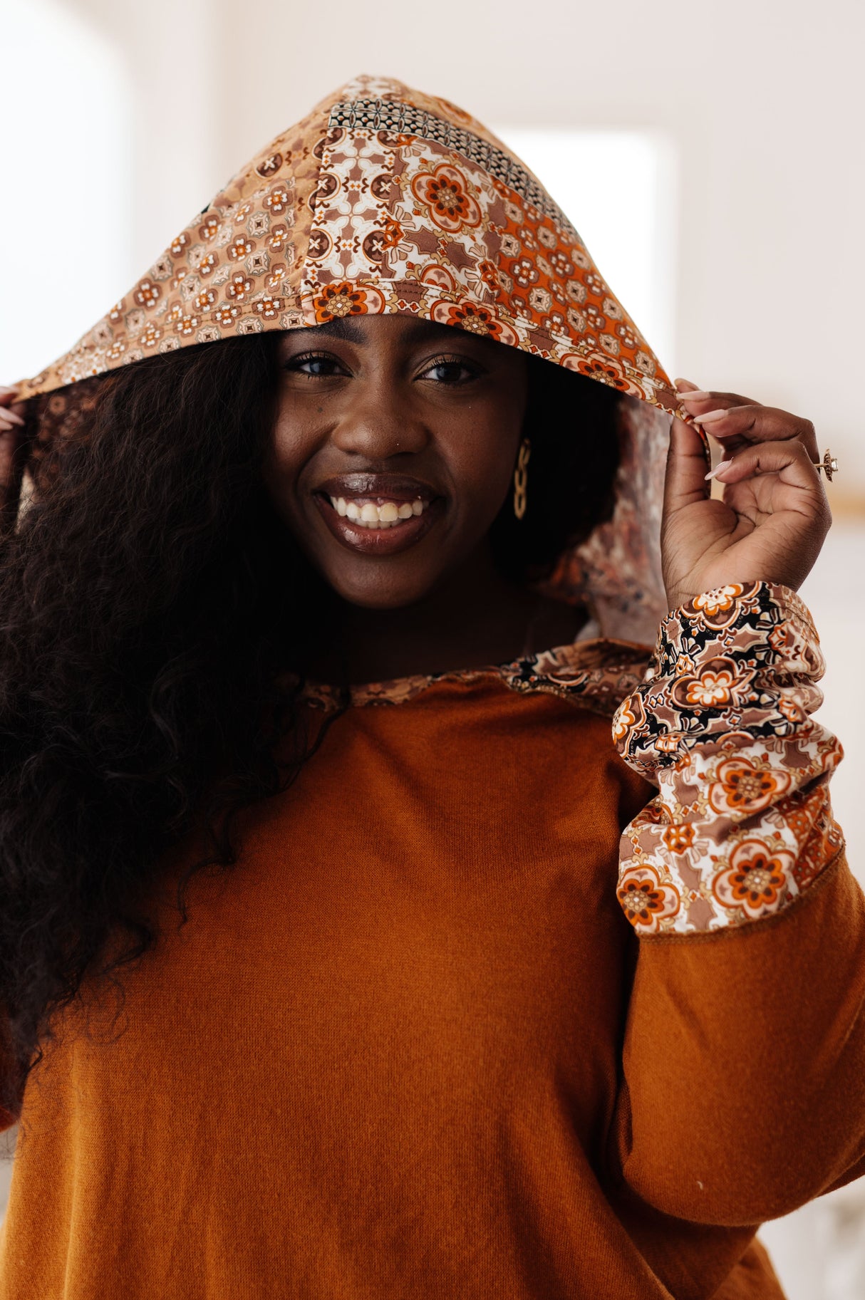 Sudadera con capucha y estampado mixto Sipping Iced Tea