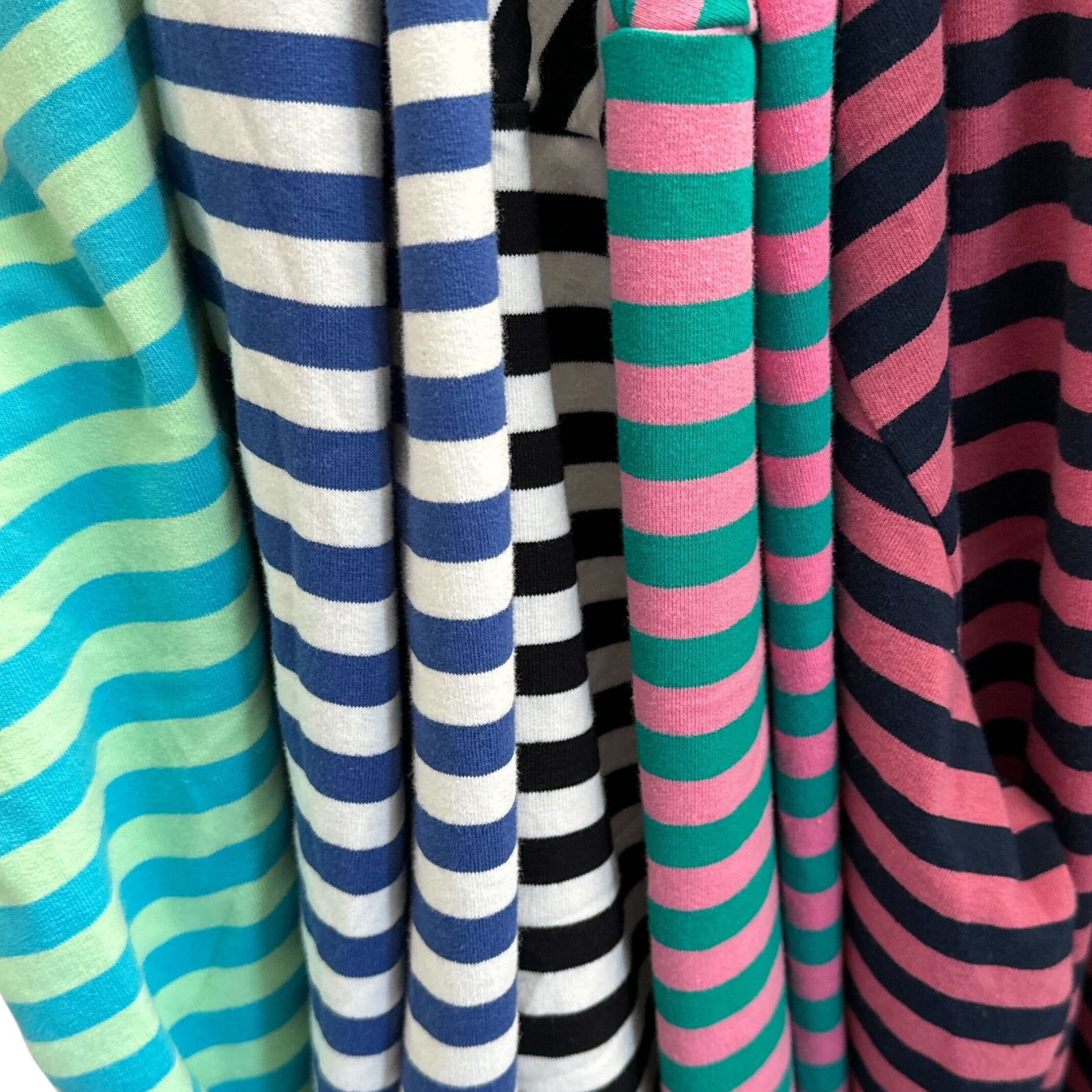 El jersey de contraste Larson más vendido en rosa y azul marino