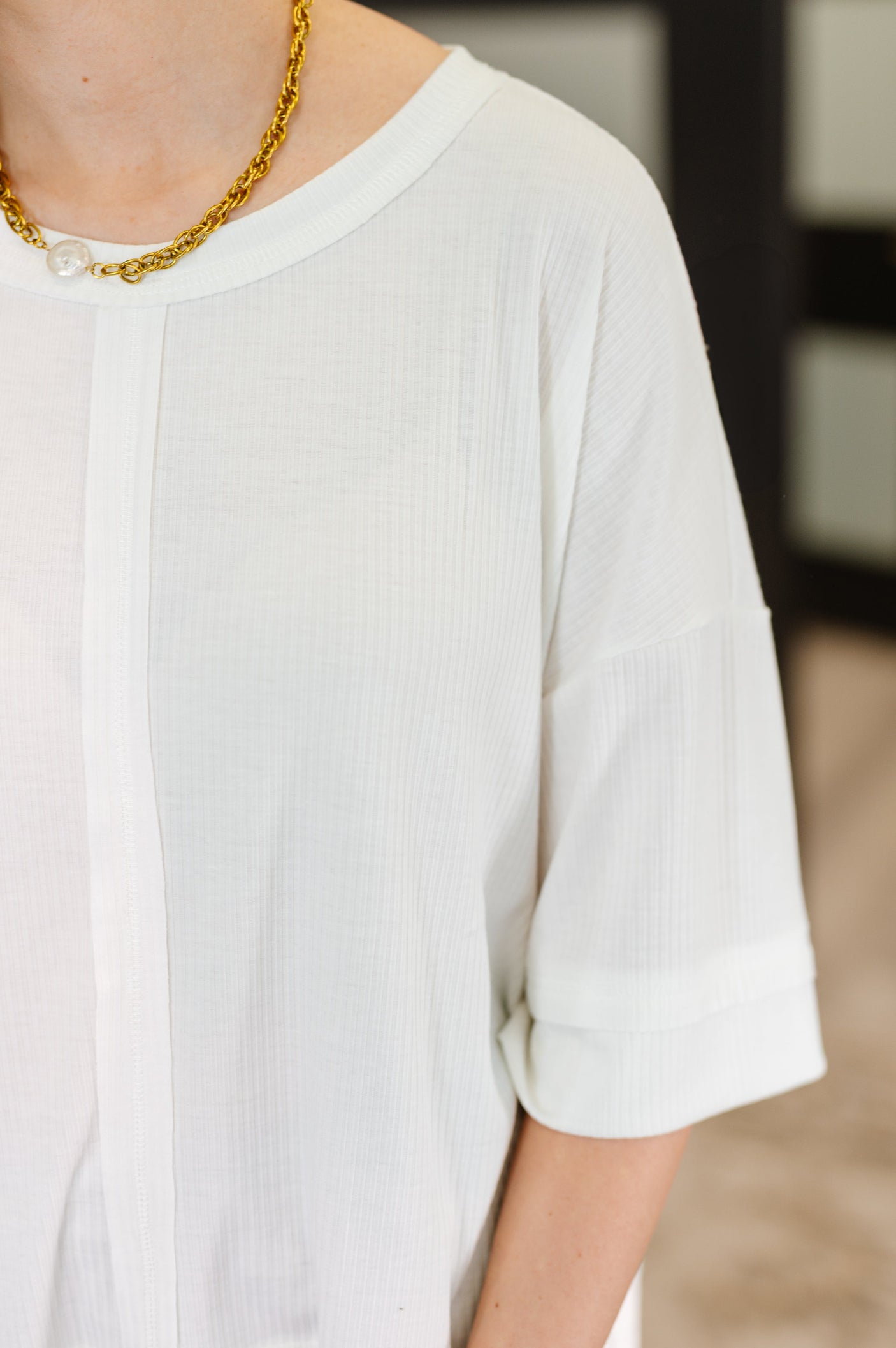 Camiseta relajada Stay On Top en color blanco roto