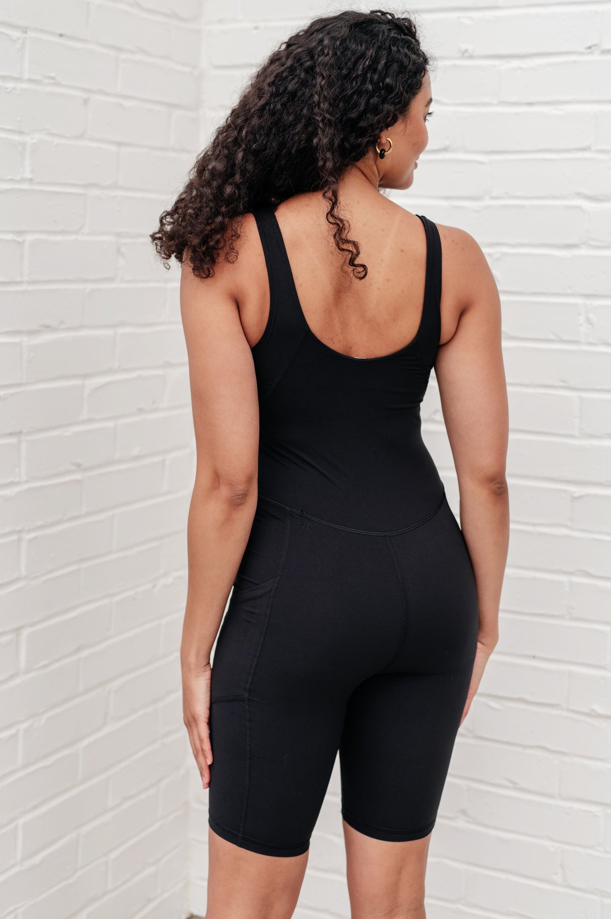 Traje de baño negro Saludos al sol