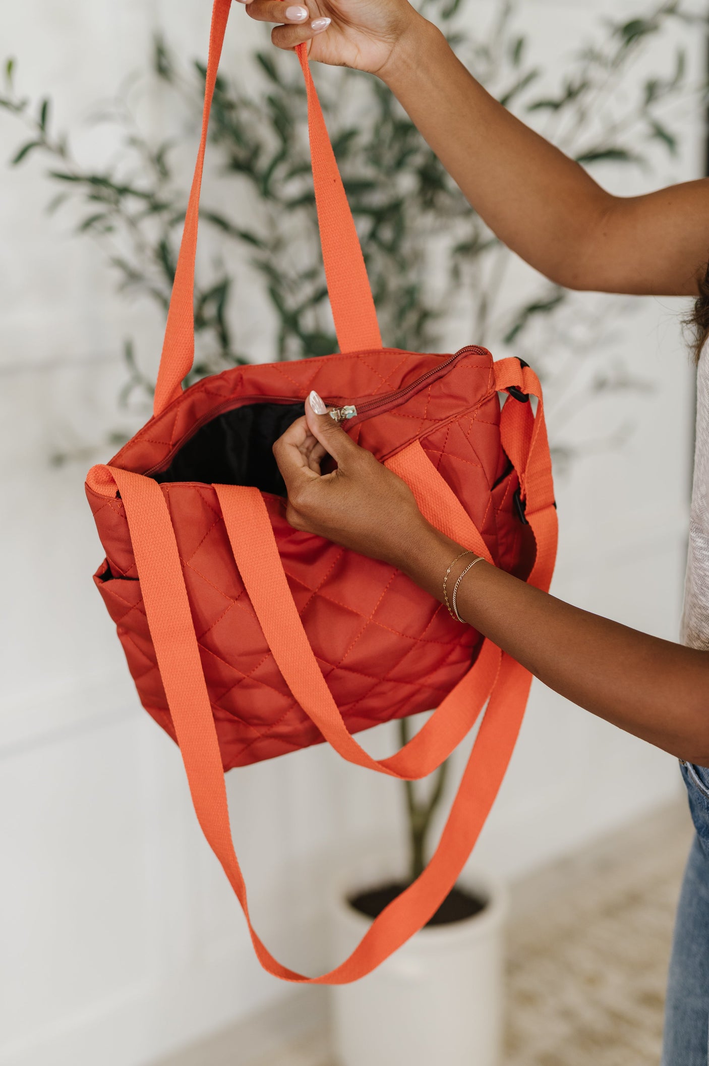 Ahí va la bolsa en tomate