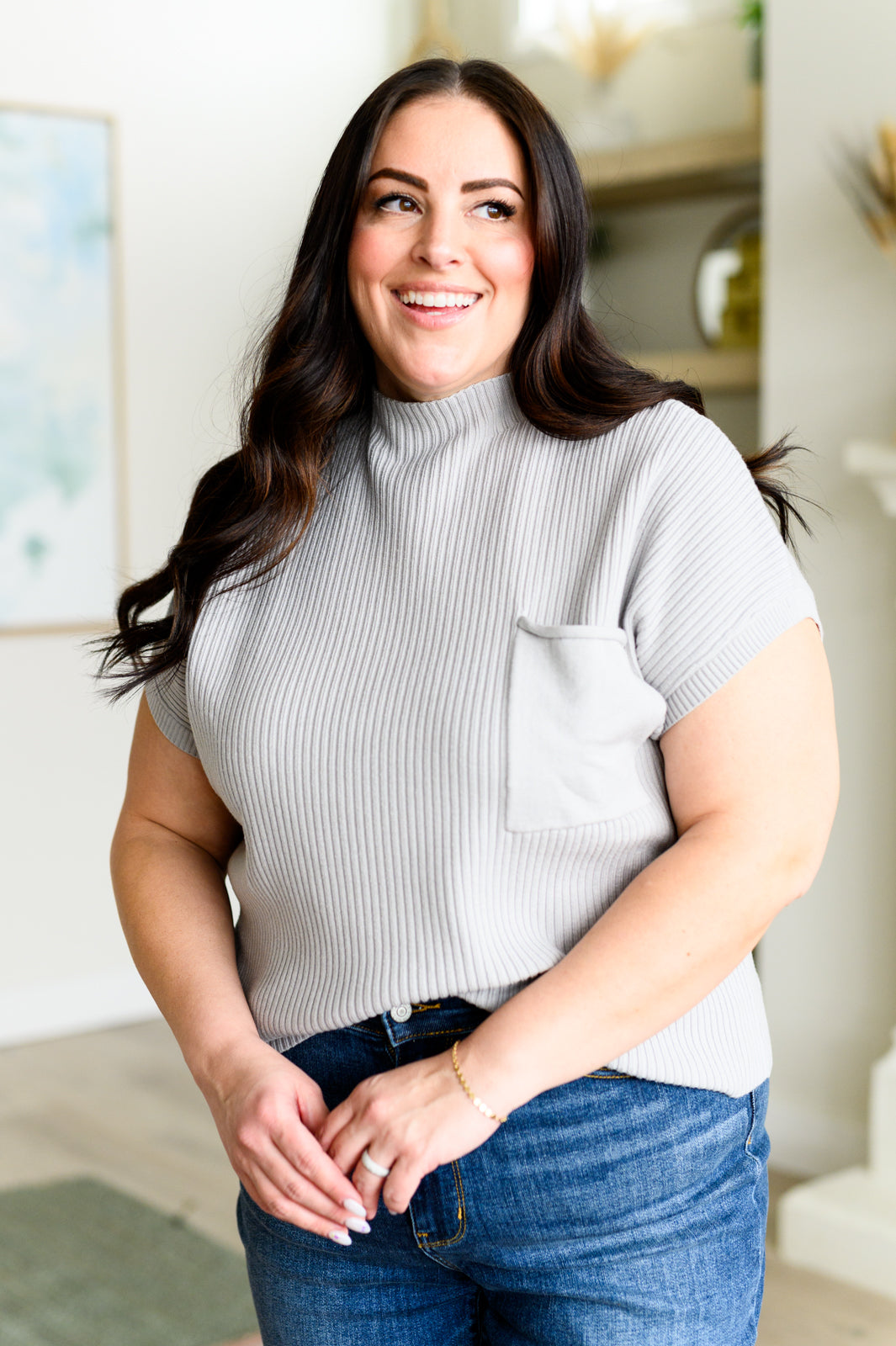 Suéter de manga corta con cuello alto de This Little Life en gris