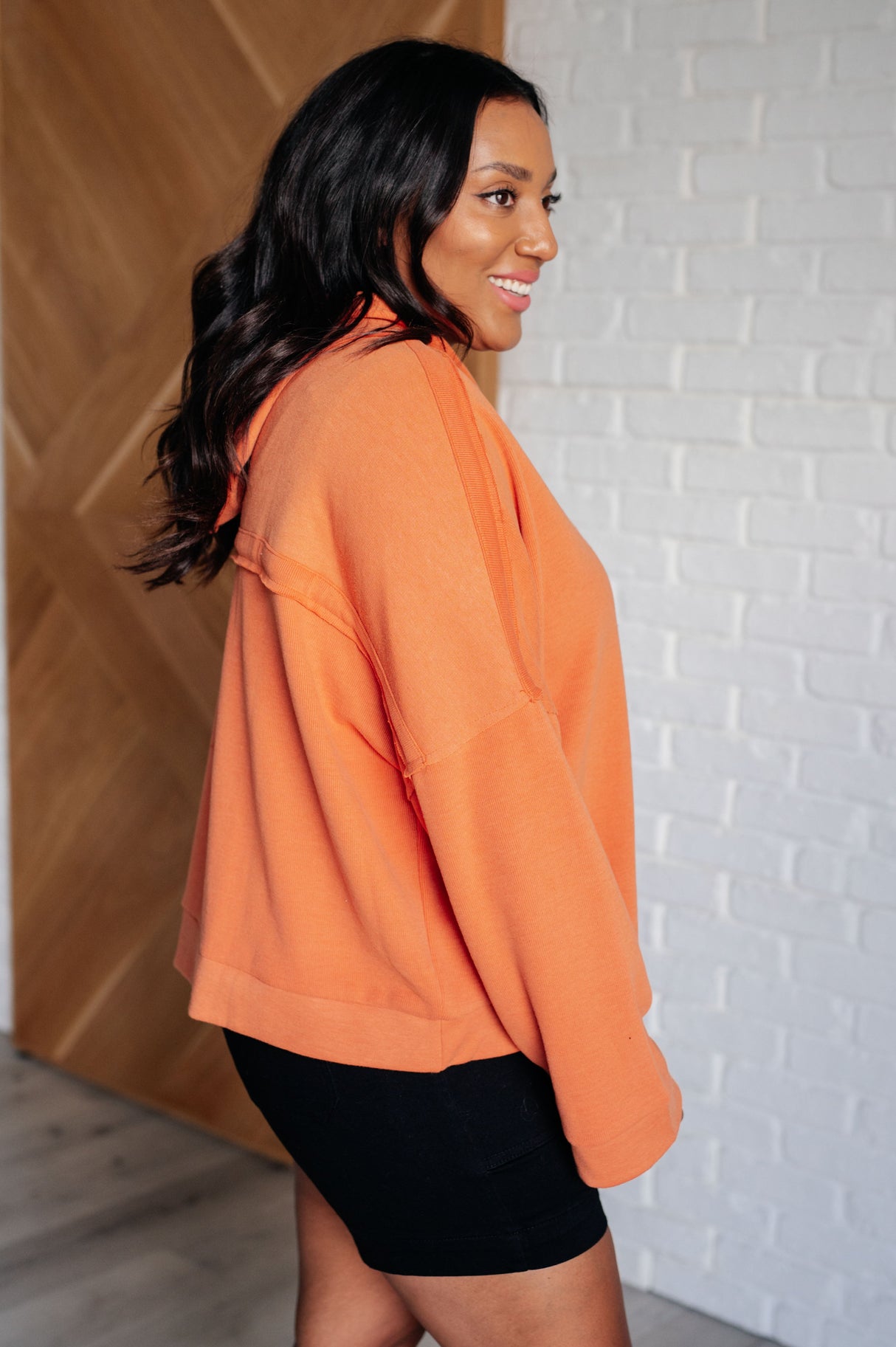 Sudadera retro de galán en color naranja