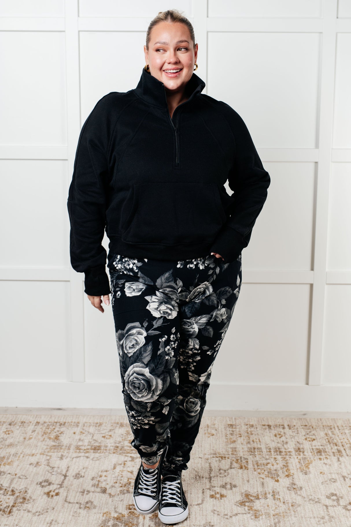 Sudadera con media cremallera Under Her Spell en negro