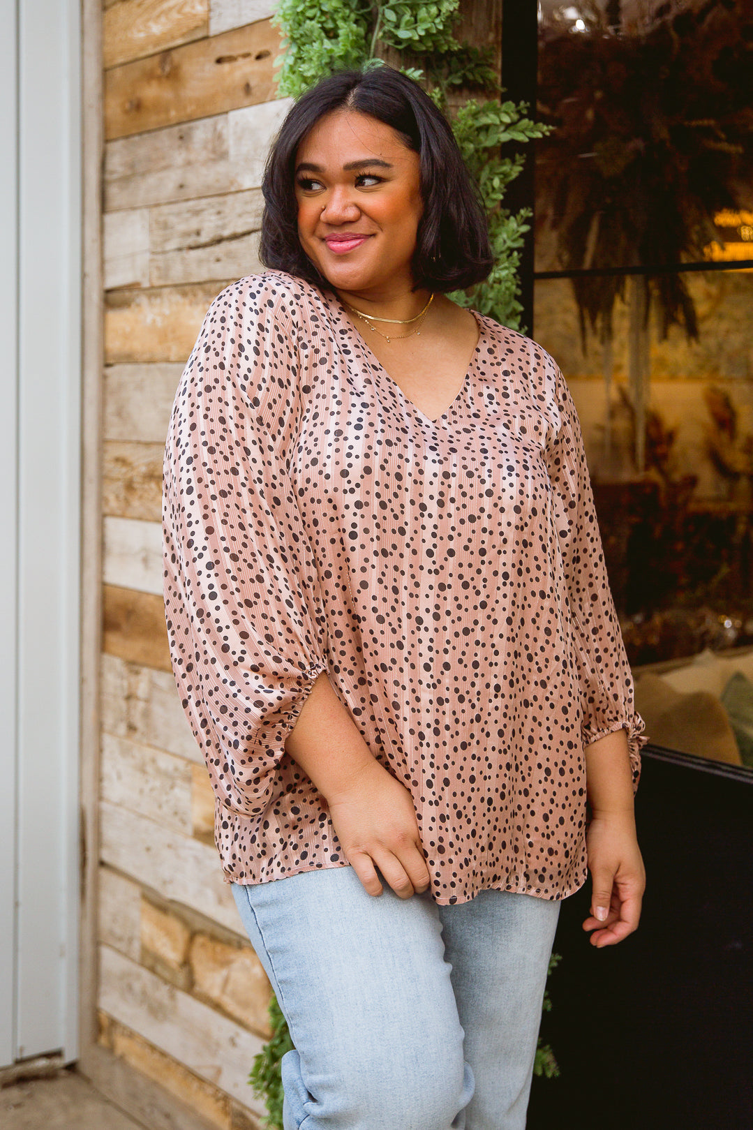 Blusa Vivian de satén en oro rosa