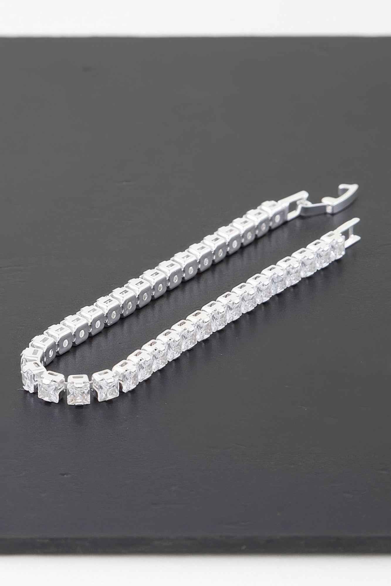 Minimal Cubic Zirconia Bracelet