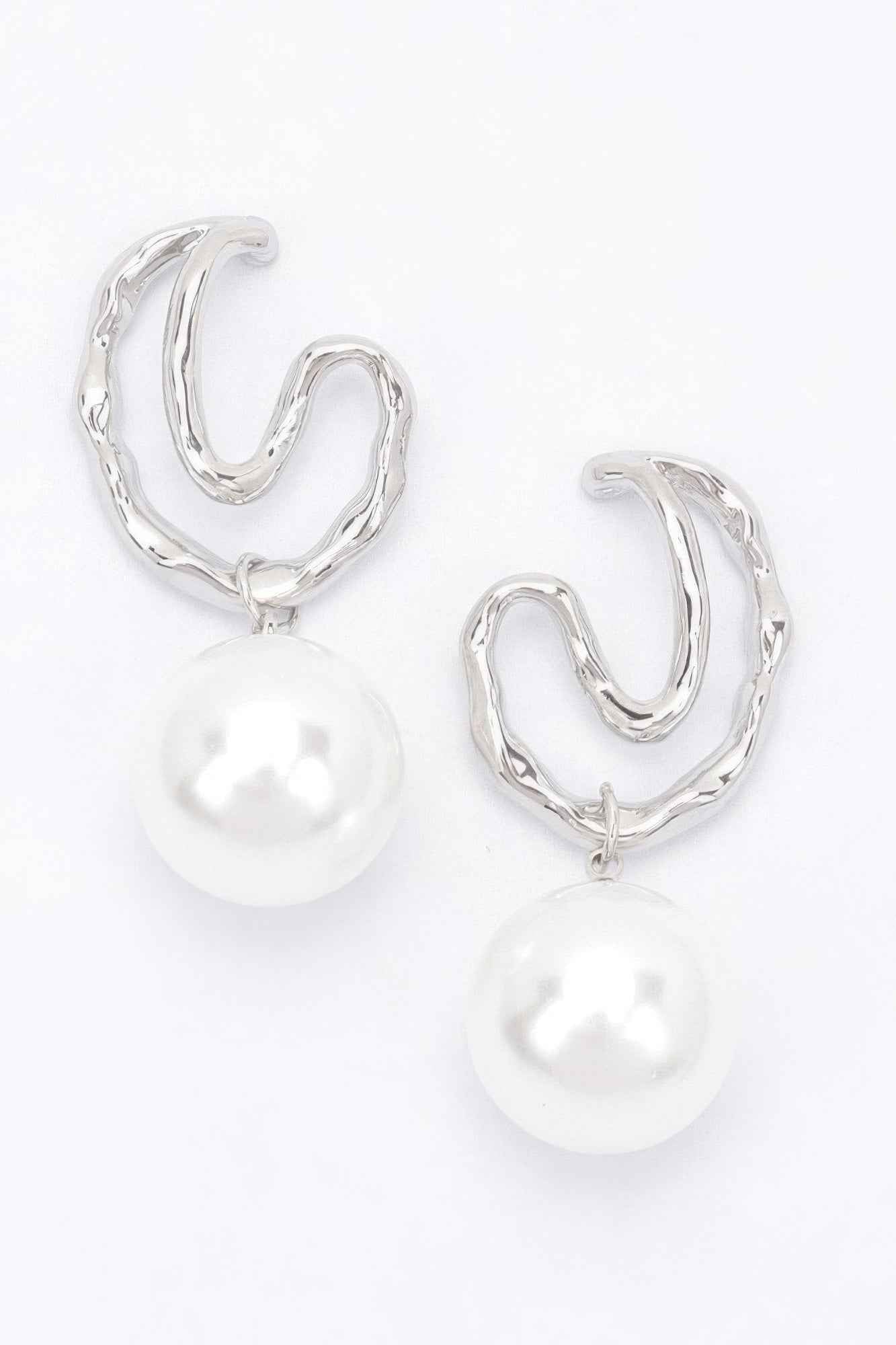 Faux Pearl Metal Earring