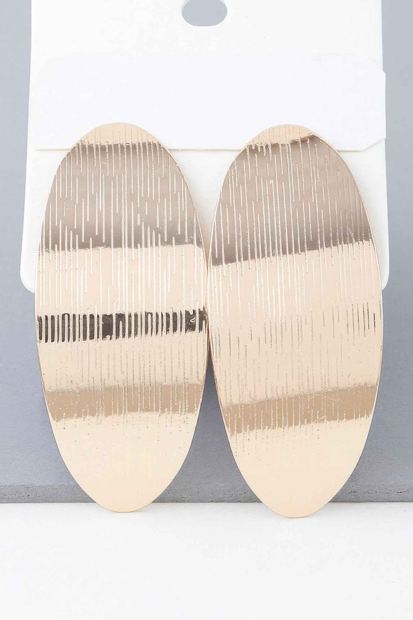 Shiny Curved Peel Earrings