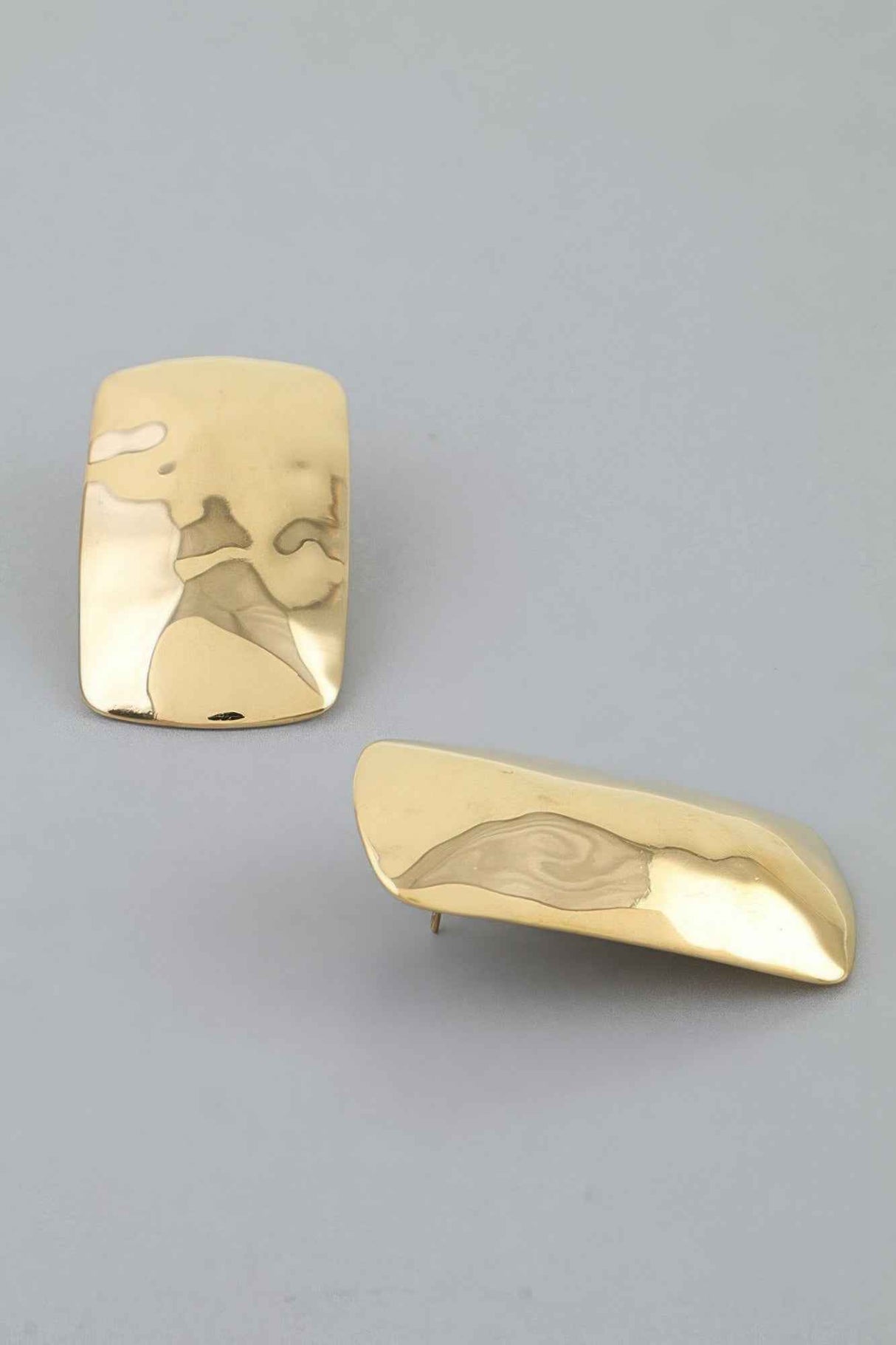Hammered Cubic Frame Stud Earrings