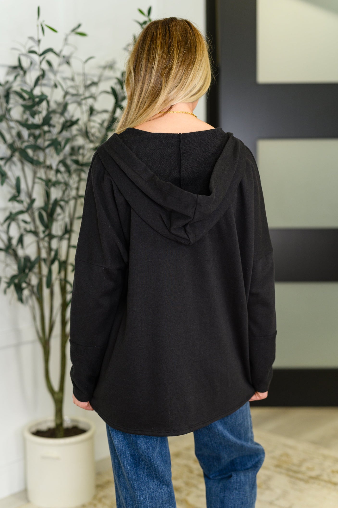Suéter Henley Warm Intentions en negro