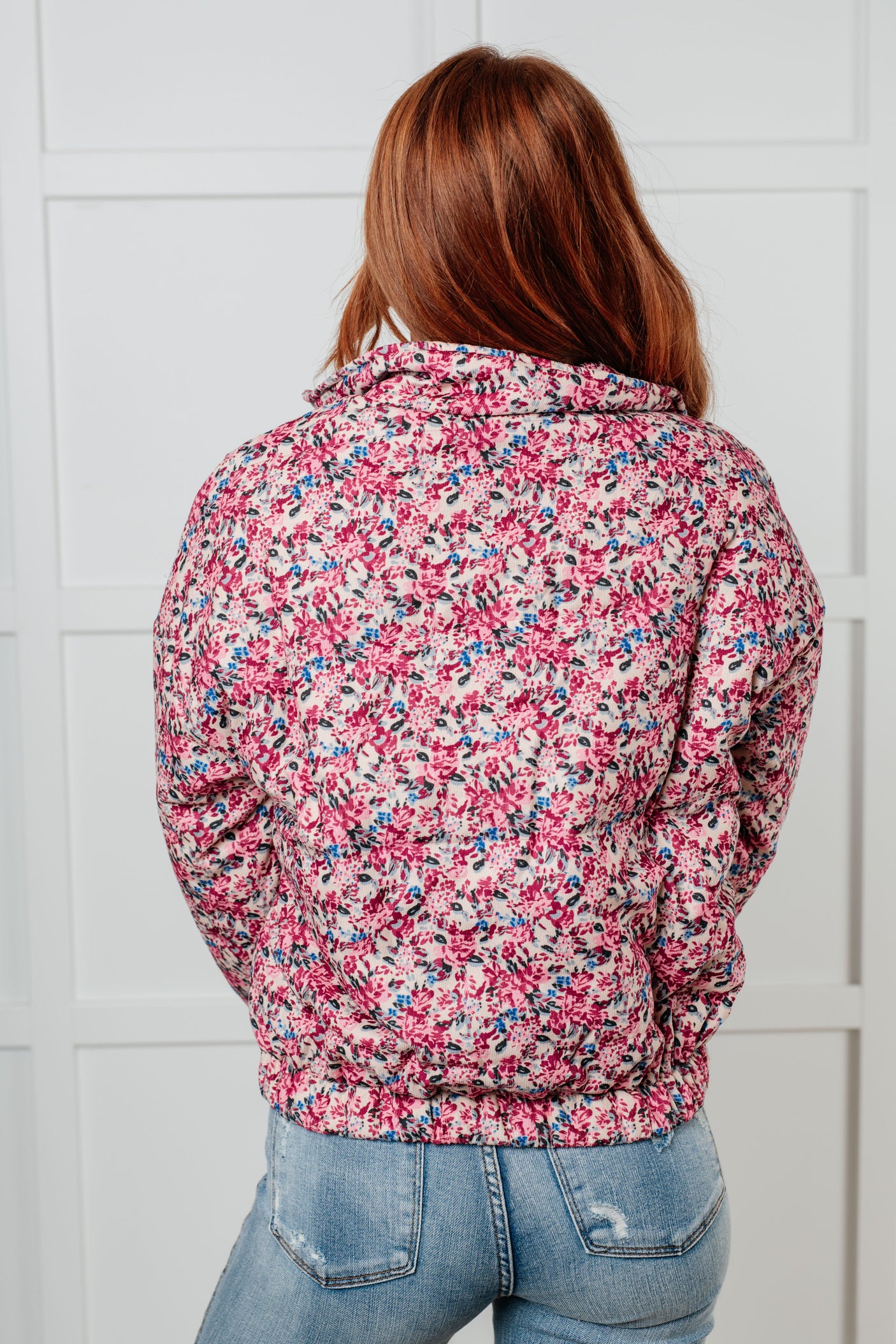 Chaqueta acolchada con estampado floral Wish Me Well en crema multi