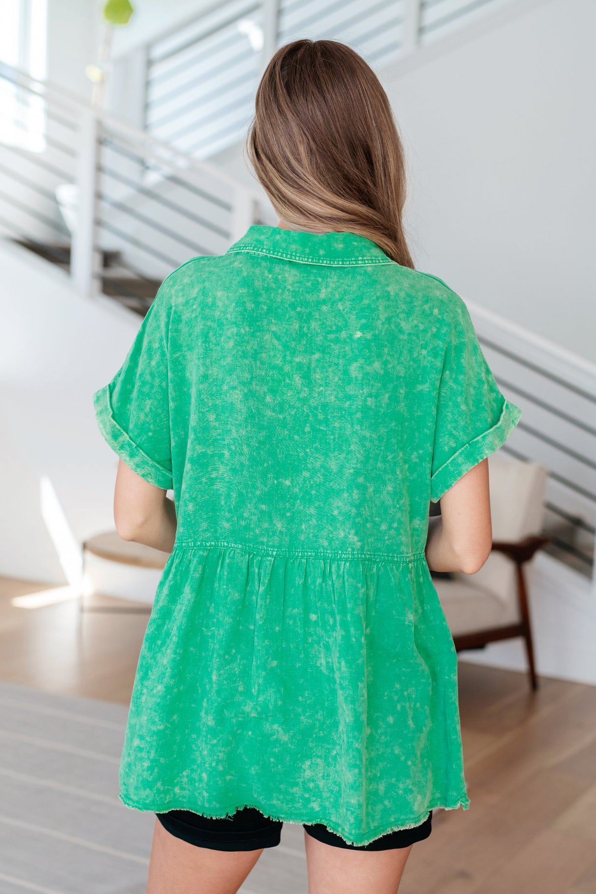 Blusa peplum con botones para trabajar en el jardín