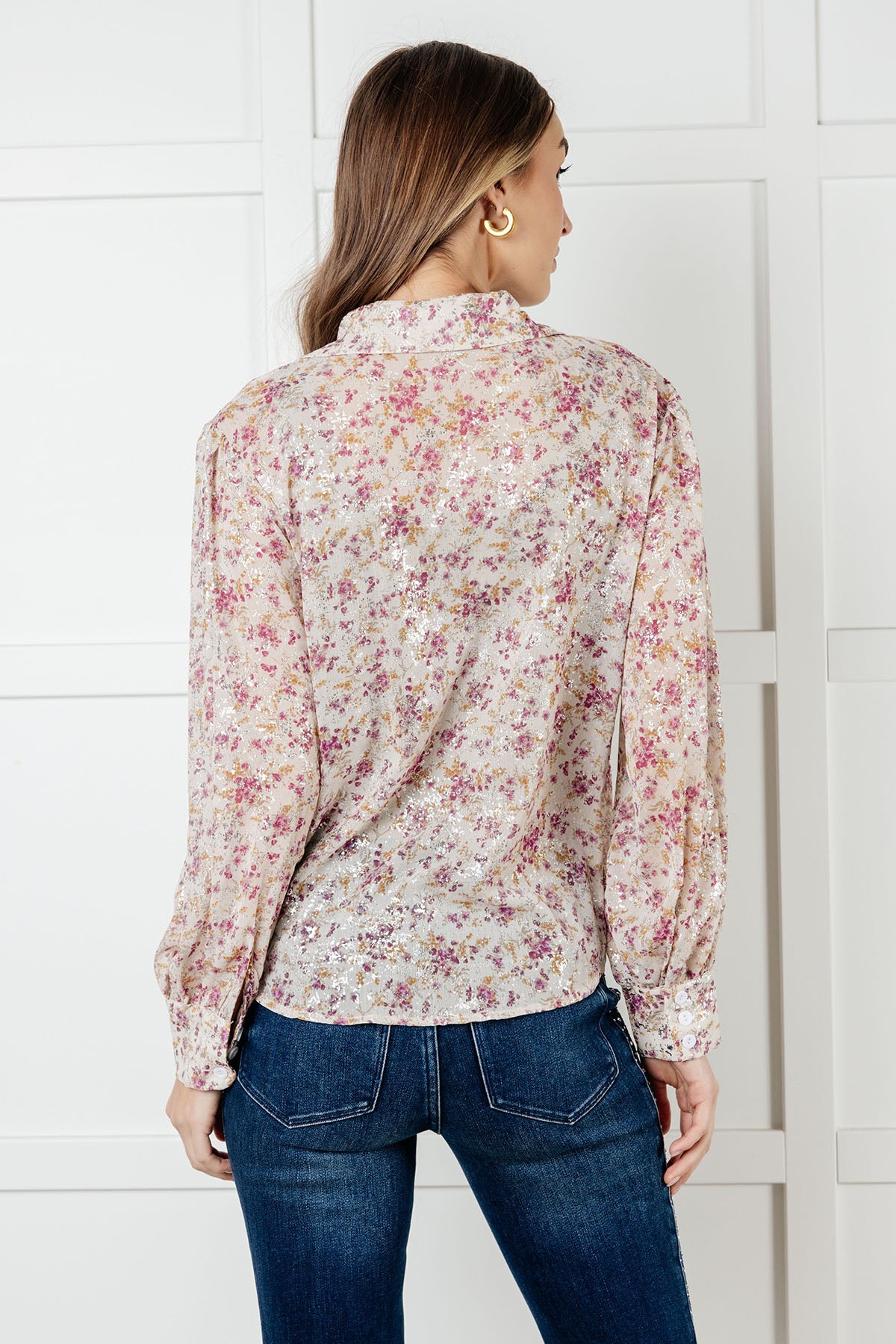 Blusa con botones florales "Tú y yo nos conectamos"