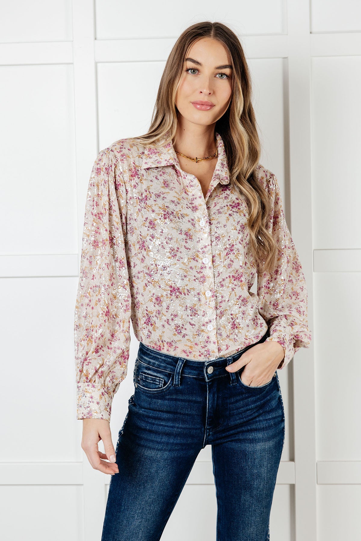Blusa con botones florales "Tú y yo nos conectamos"