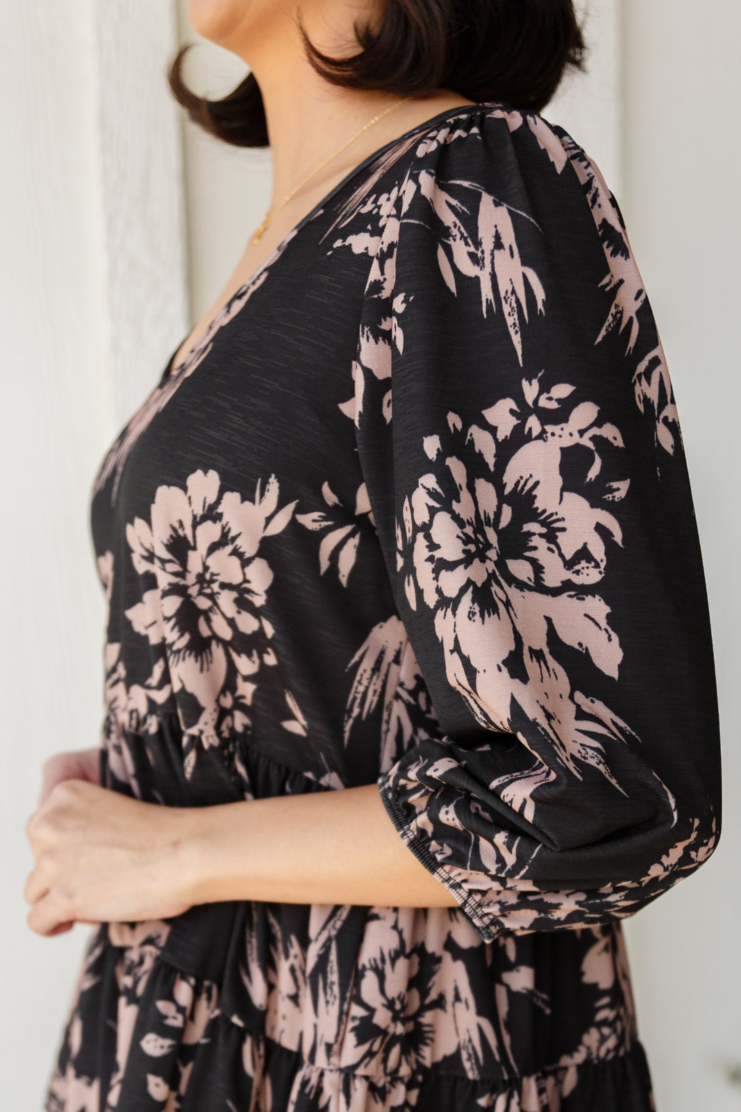 Top floral con cuello en V a tu elección