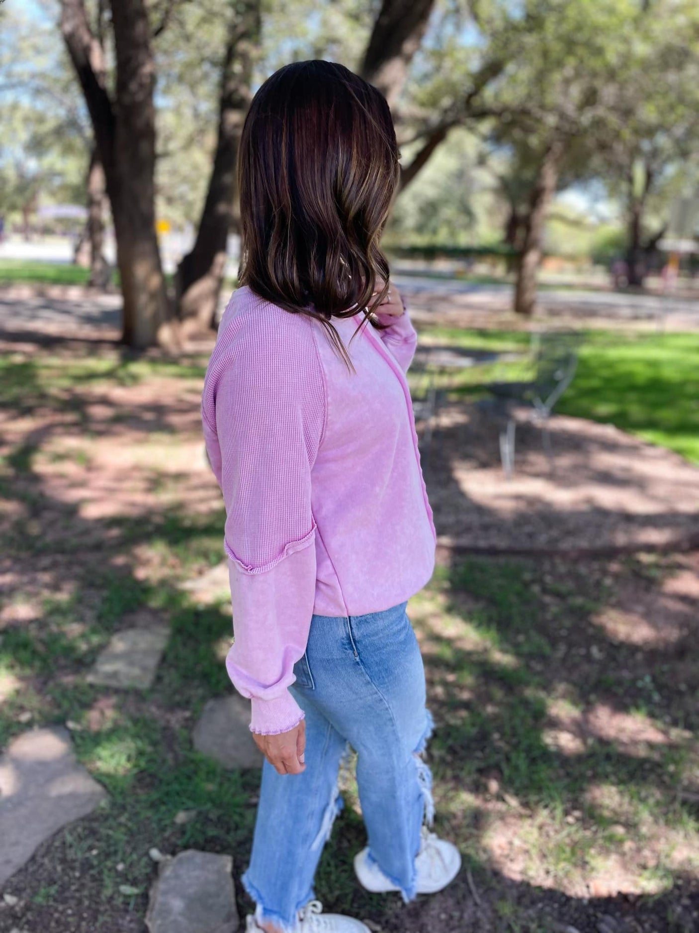 Sudadera Elliott con costuras expuestas, la más vendida, en cinco colores.