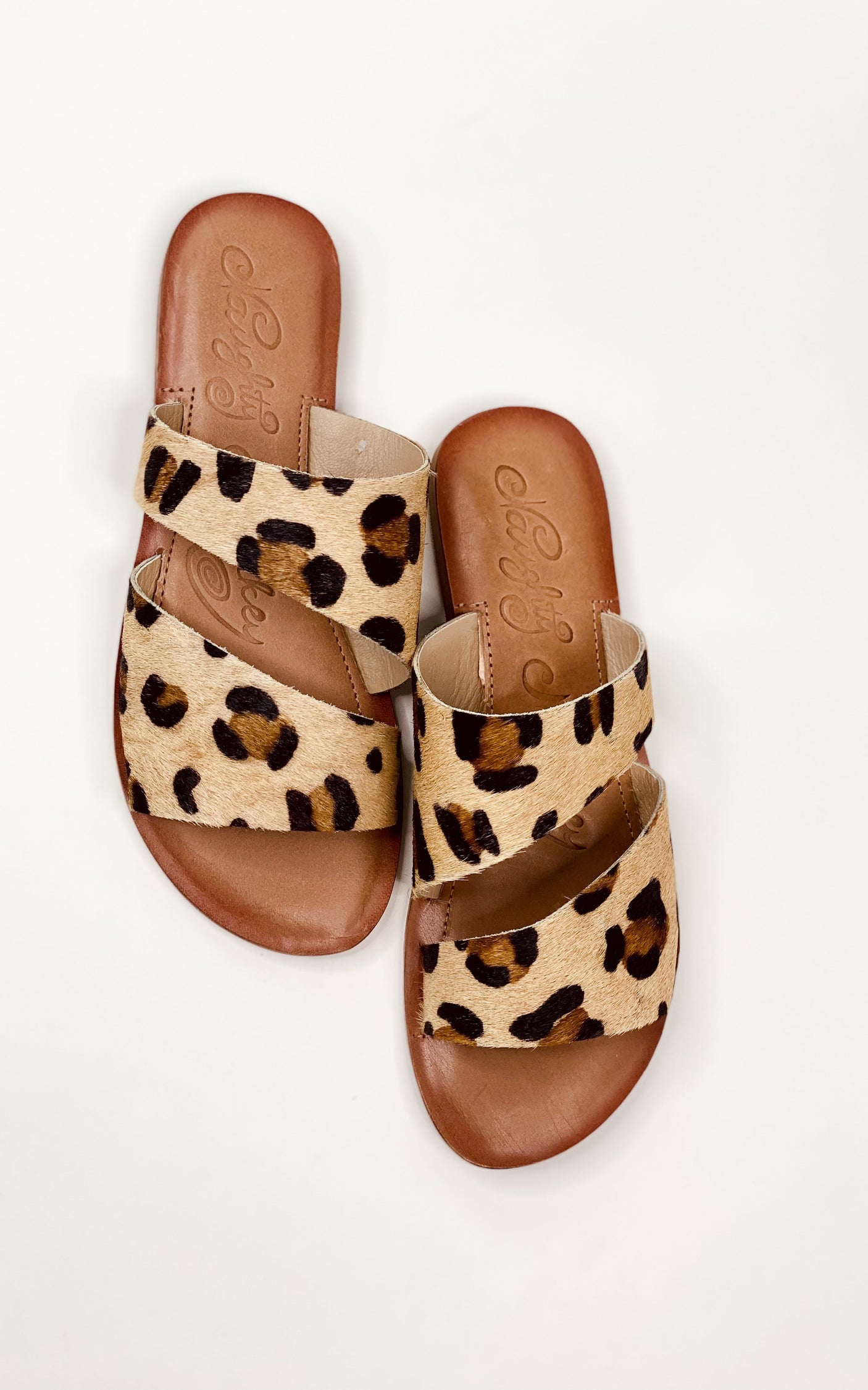 Sandalias de doble tira con diseño de leopardo