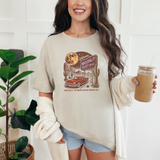 Camiseta gráfica de Moonlit Dust Motel