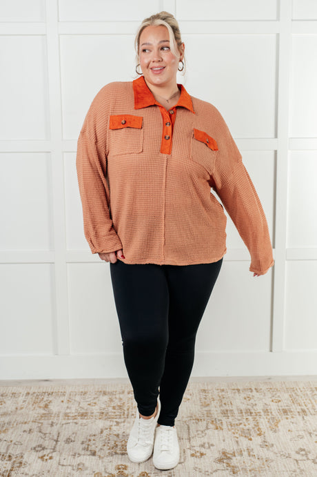 No me imagino por qué esta blusa de punto gofre con ribete en contraste