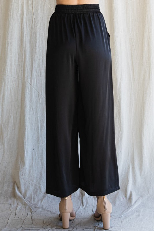 Pantalón ancho City Ease en color negro