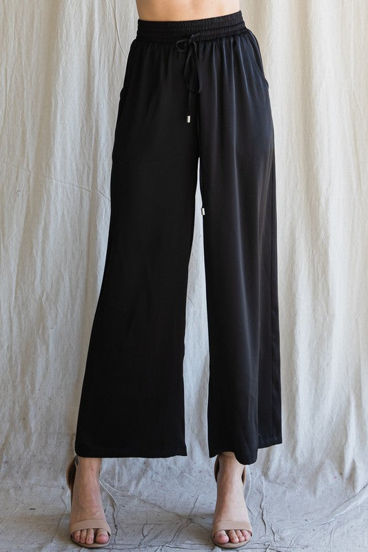 Pantalón ancho City Ease en color negro