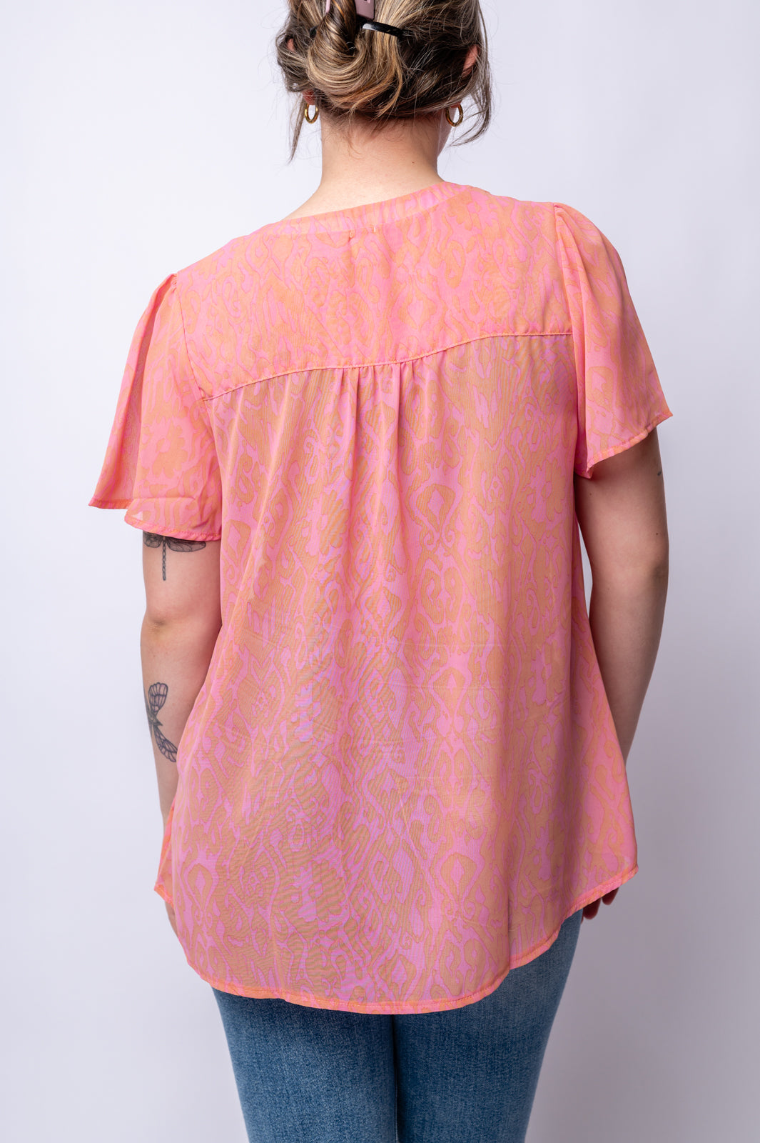 Blusa con escote chal "Déjame verte hacerlo" - 25/06/2024