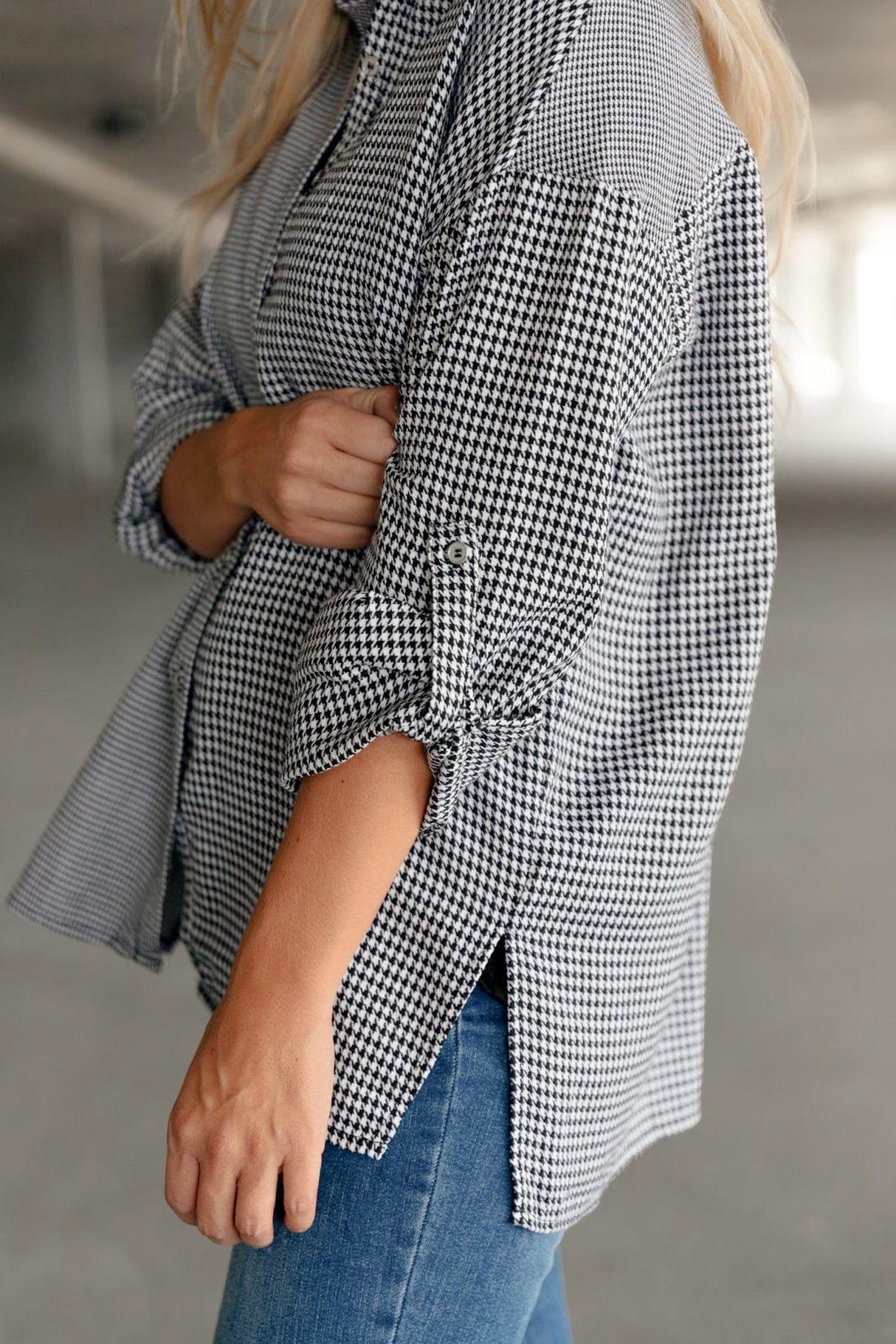Blusa abotonada con estampado pata de gallo mixto