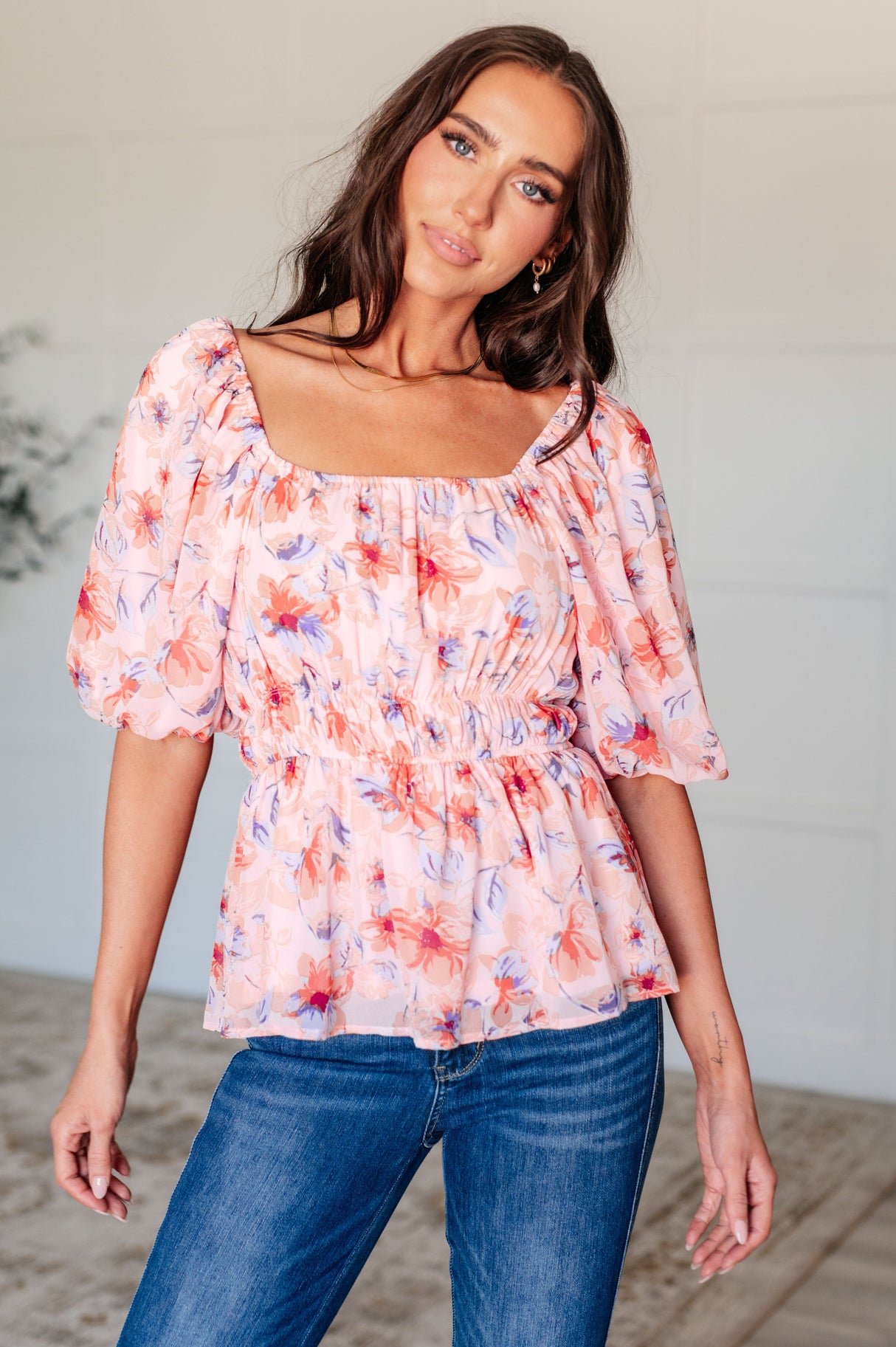 Blusa con mangas abullonadas y cuello cuadrado de A Powerful Force