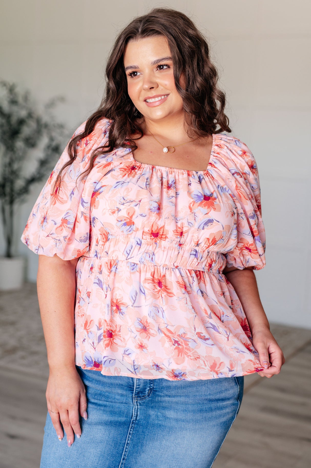 Blusa con mangas abullonadas y cuello cuadrado de A Powerful Force