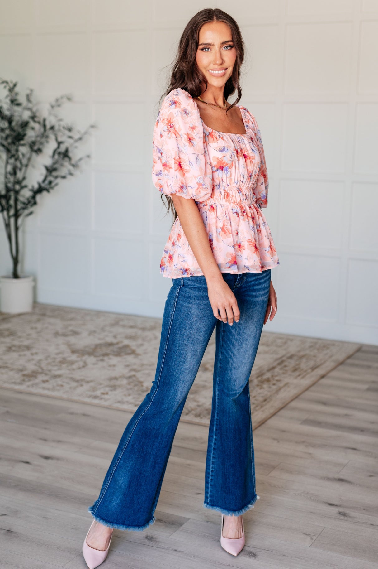 Blusa con mangas abullonadas y cuello cuadrado de A Powerful Force