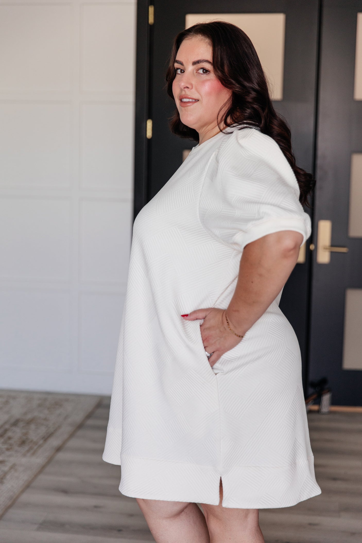 Vestido acolchado con mangas abullonadas de Across Town